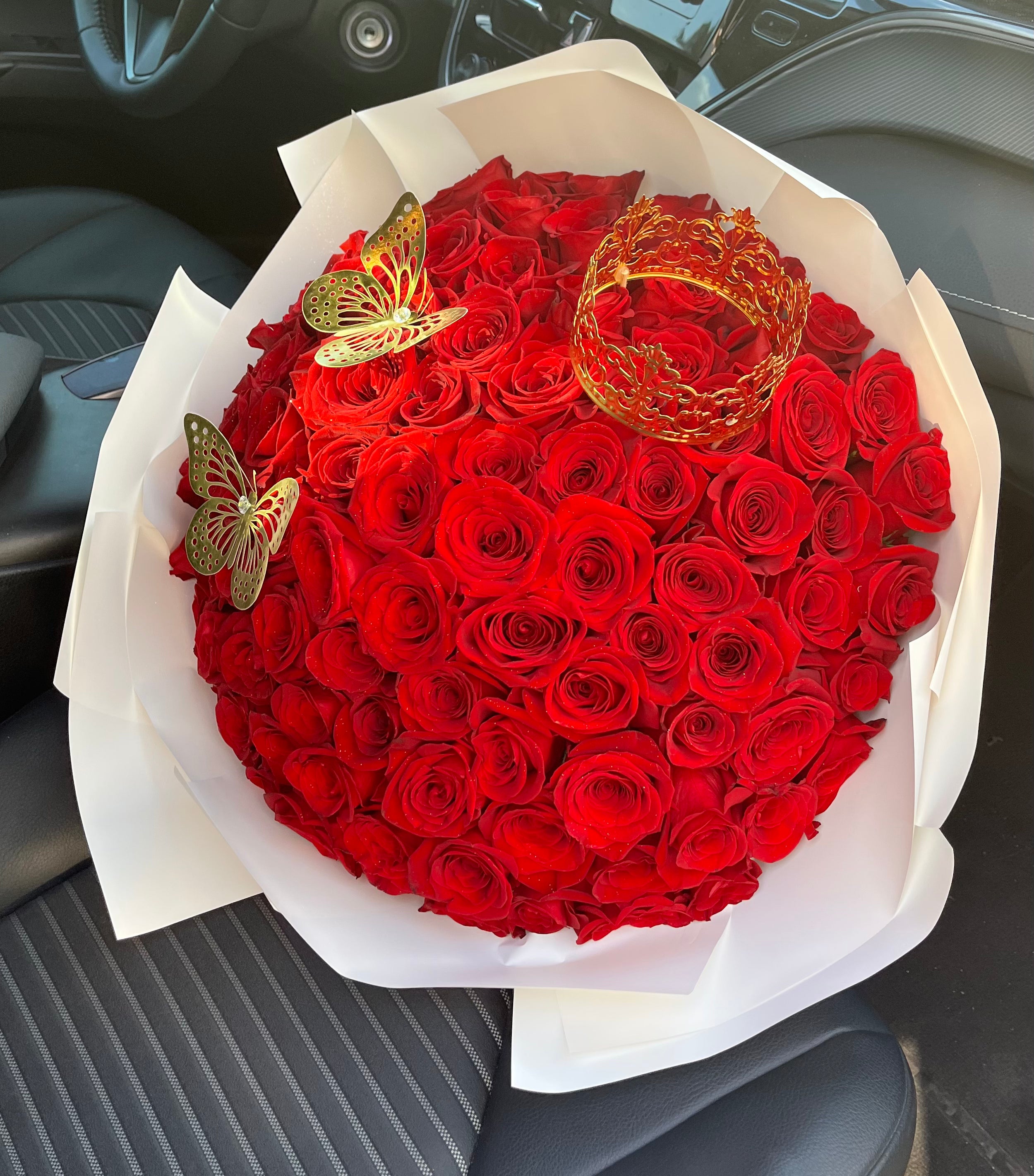 100 Roses with Crown
