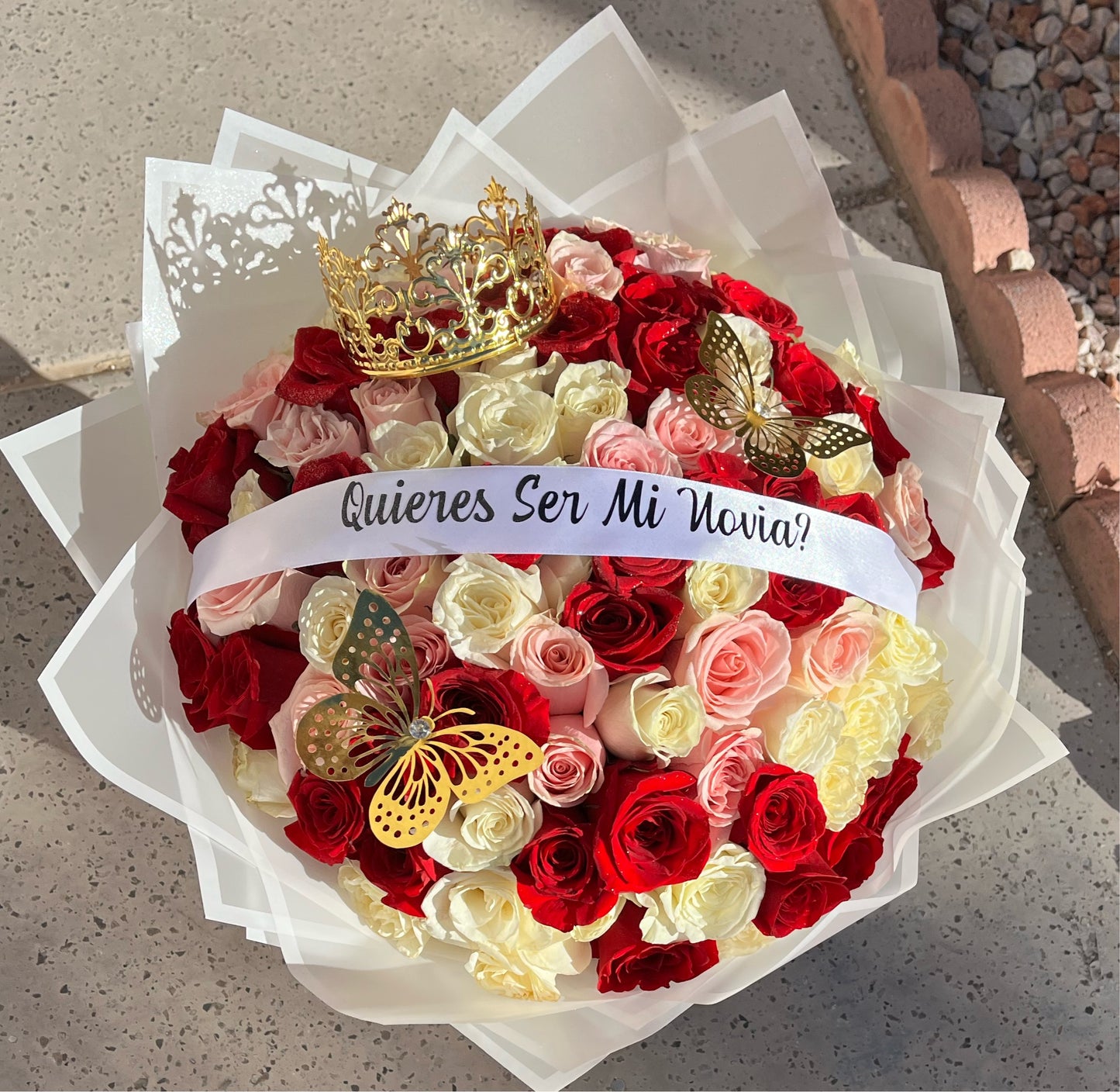 100 mix roses “Quieres Ser Mi Novia?”